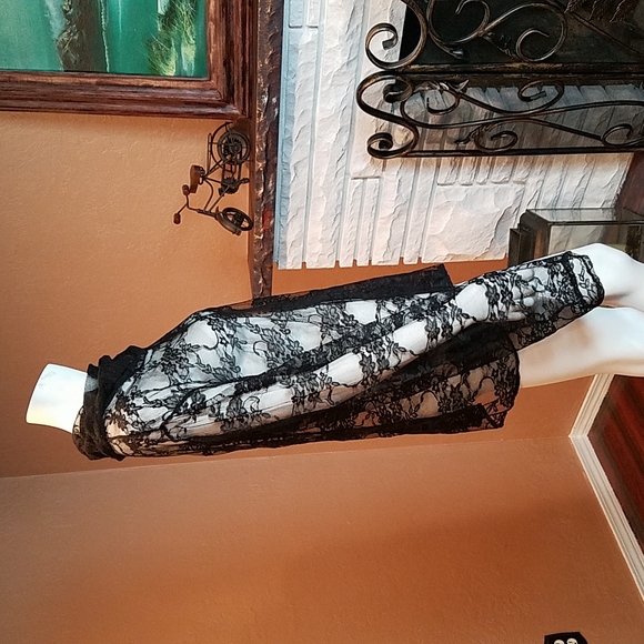 Handmade Lace blouse - Picture 2 of 3